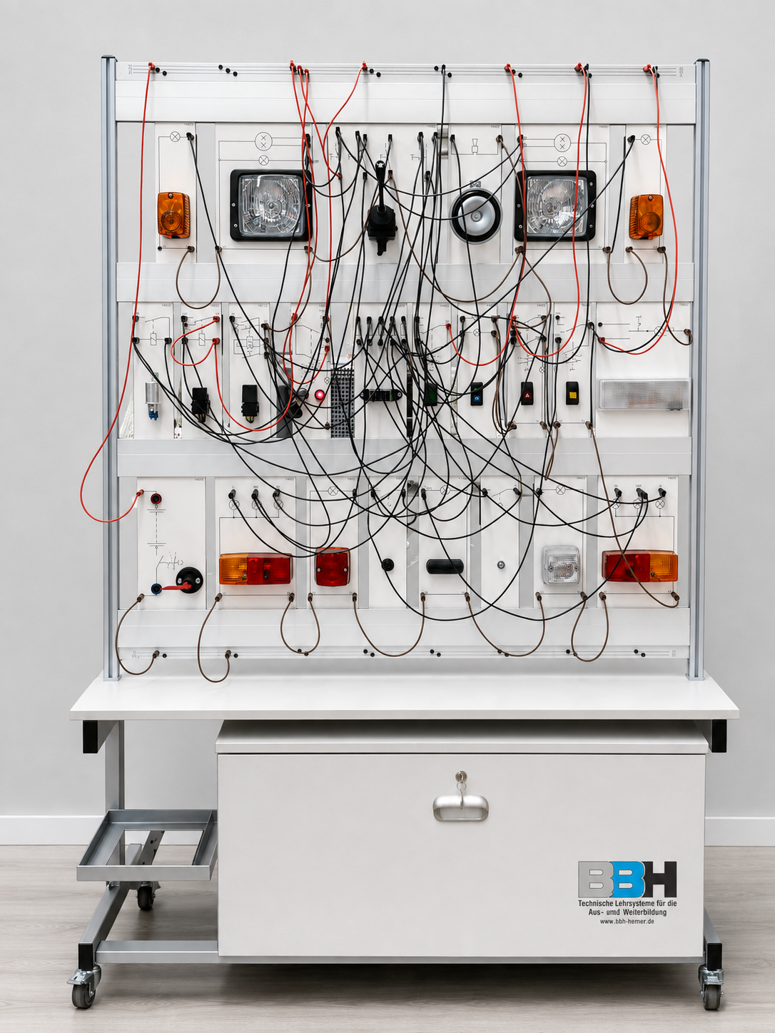 Experimentierstand für KFZ-Elektrik